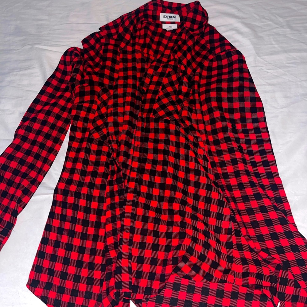 Slim,made in Vietnam,100%polyester, gentle cycle,line dry, cool iron if needed.